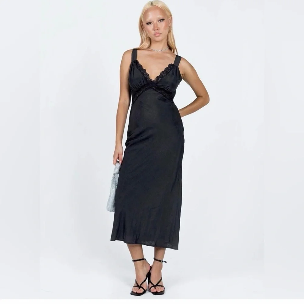Princess Polly Maxi Dress - Picture 3 of 6